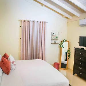  Villa In Draxhall, Pool, Gym, Tennis, Kids Playground Jamaica