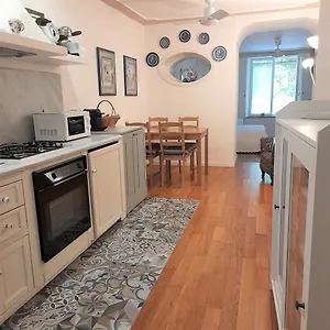  Apartment Vittoria Italy